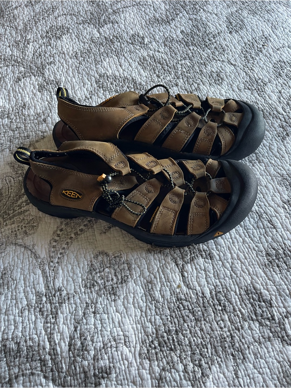 Keen Men's Brown suede mop and Black Closed-Toe Hiking Sandals